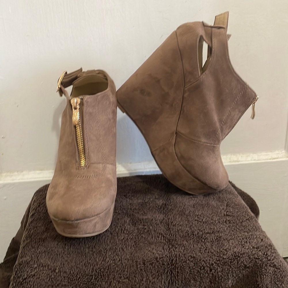 Women’s Booties